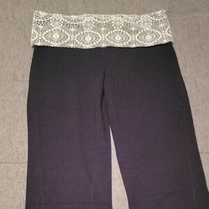 Black W/ Ivory Crochet Lace Foldover Waist Flare Yoga Pants Sz S